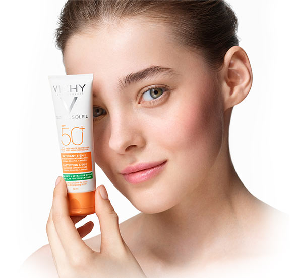 VICHY CAPITAL SOIN MATIFIANT 3EN1 SPF 50+  50ML